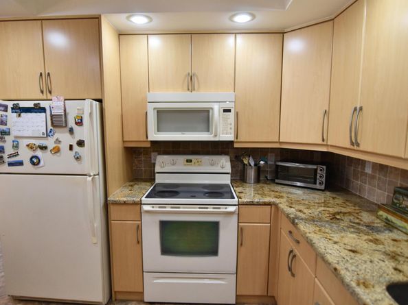 3020 Hythe B 3020b, Boca Raton FL 33434