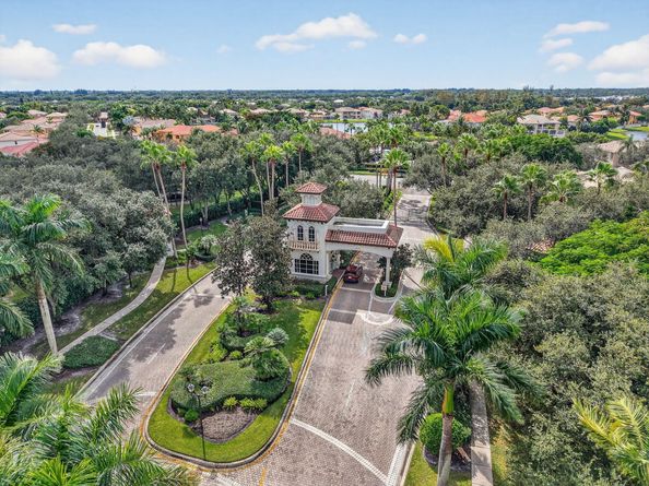 9826 Via Amati, Lake Worth FL 33467