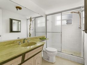 4090 NW 42nd Ave 309, Lauderdale Lakes FL 33319