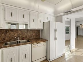 4090 NW 42nd Ave 309, Lauderdale Lakes FL 33319