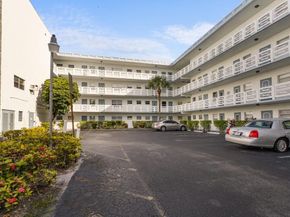 4090 NW 42nd Ave 309, Lauderdale Lakes FL 33319