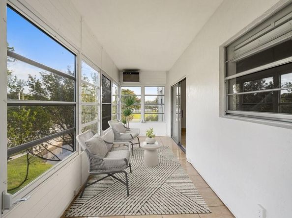 4090 NW 42nd Ave 309, Lauderdale Lakes FL 33319