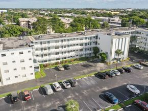 4090 NW 42nd Ave 309, Lauderdale Lakes FL 33319