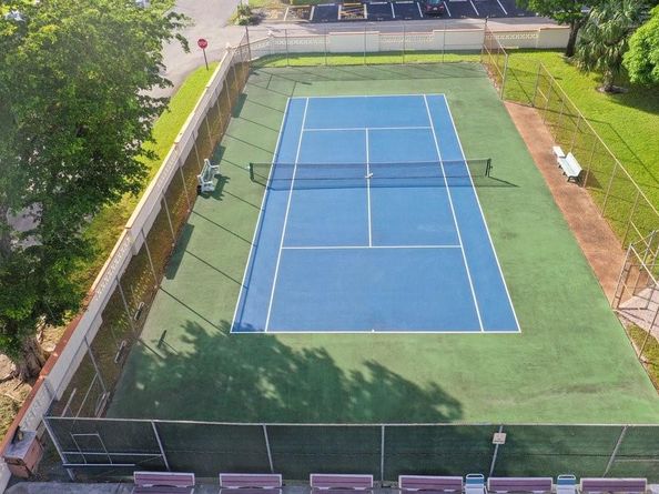 4090 NW 42nd Ave 309, Lauderdale Lakes FL 33319