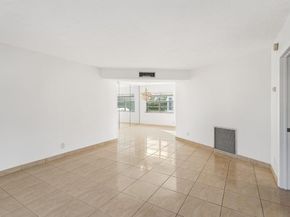 4090 NW 42nd Ave 309, Lauderdale Lakes FL 33319