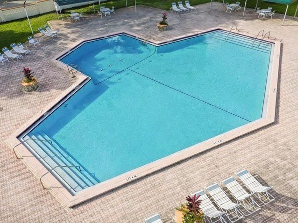 4090 NW 42nd Ave 309, Lauderdale Lakes FL 33319