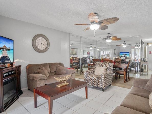 5800 Fernley Drive W 40, West Palm Beach FL 33415