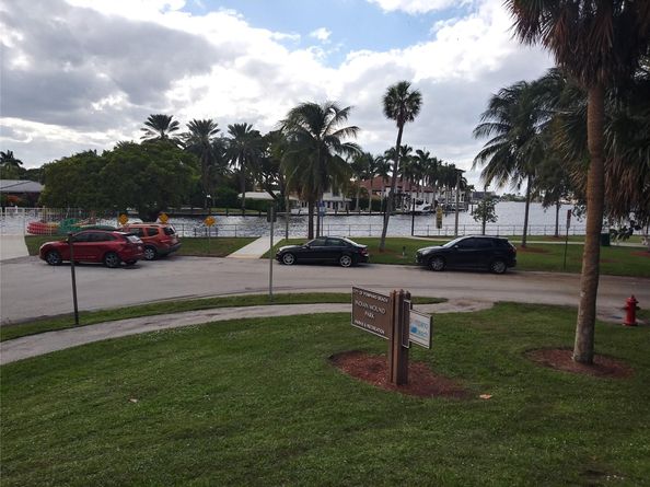 3201 SE 12th St C2, Pompano Beach FL 33062