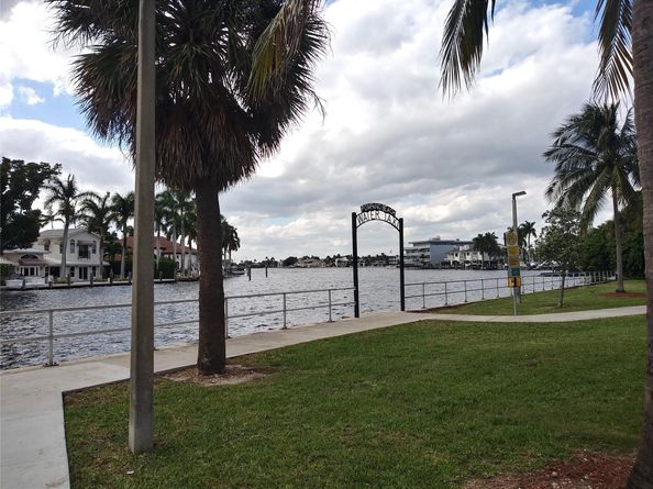 3201 SE 12th St C2, Pompano Beach FL 33062