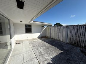 96 East Court, Royal Palm Beach FL 33411