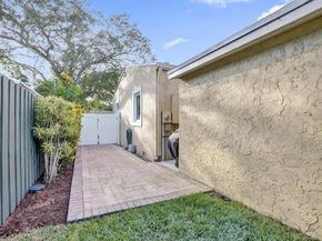 408 NE 9th Ave, Fort Lauderdale FL 33301