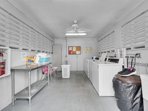 2769 Ashley Dr West Unit F, West Palm Beach FL 33415