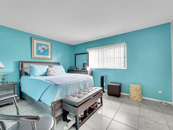 2769 Ashley Dr West Unit F, West Palm Beach FL 33415