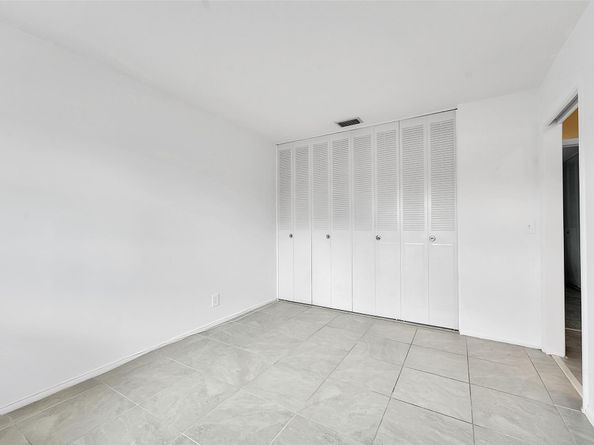 2769 Ashley Dr West Unit F, West Palm Beach FL 33415