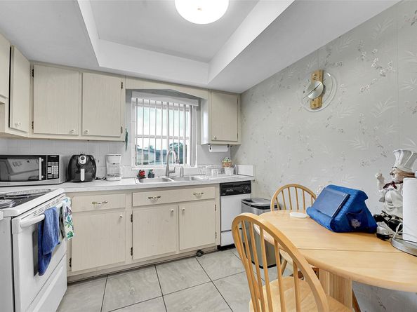 2769 Ashley Dr West Unit F, West Palm Beach FL 33415