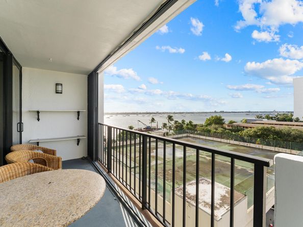 5600 N Flagler Drive 605, West Palm Beach FL 33407