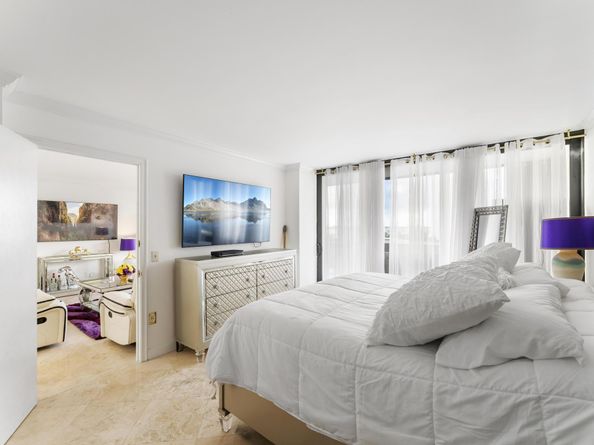 5600 N Flagler Drive 605, West Palm Beach FL 33407