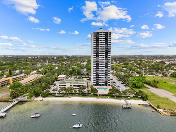 5600 N Flagler Drive 605, West Palm Beach FL 33407