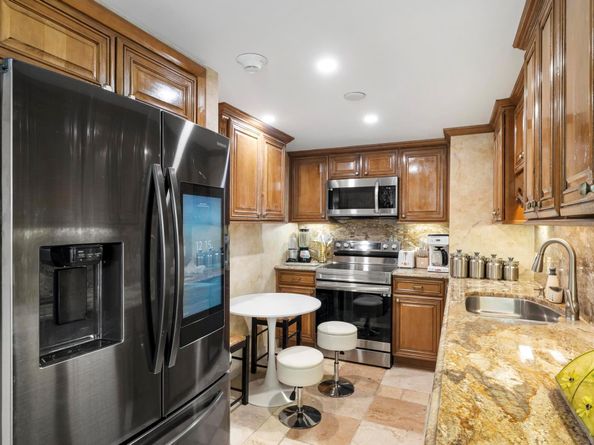 5600 N Flagler Drive 605, West Palm Beach FL 33407