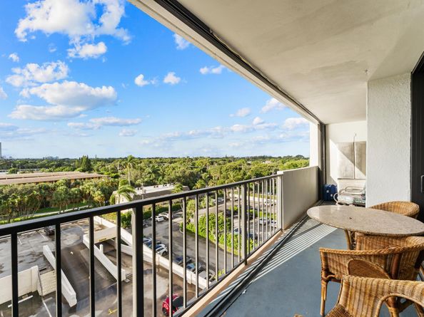 5600 N Flagler Drive 605, West Palm Beach FL 33407