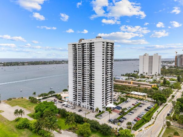 5600 N Flagler Drive 605, West Palm Beach FL 33407