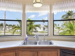 8560 SW 20th St, Davie FL 33324