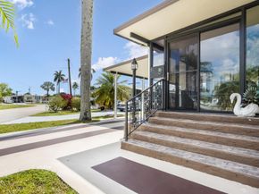 8560 SW 20th St, Davie FL 33324