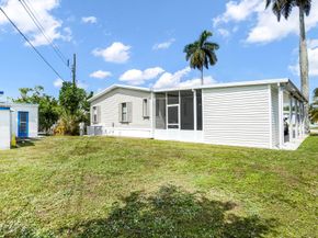 8560 SW 20th St, Davie FL 33324