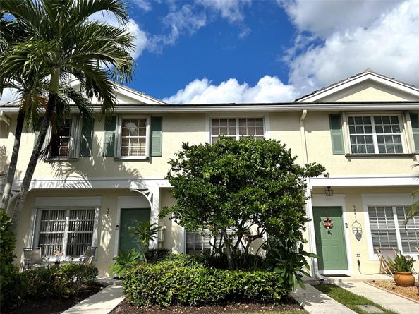 9845 NW 56th Pl 9845, Coral Springs FL 33076