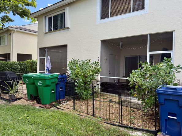 9845 NW 56th Place 9845, Coral Springs FL 33076