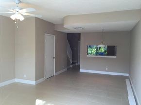 9845 NW 56th Pl 9845, Coral Springs FL 33076
