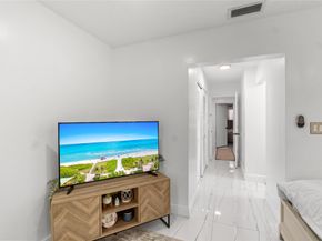 9701 NW 83rd St, Tamarac FL 33321
