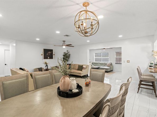9701 NW 83rd St, Tamarac FL 33321