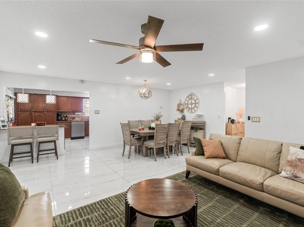 9701 NW 83rd St, Tamarac FL 33321