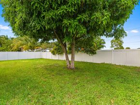 9701 NW 83rd St, Tamarac FL 33321