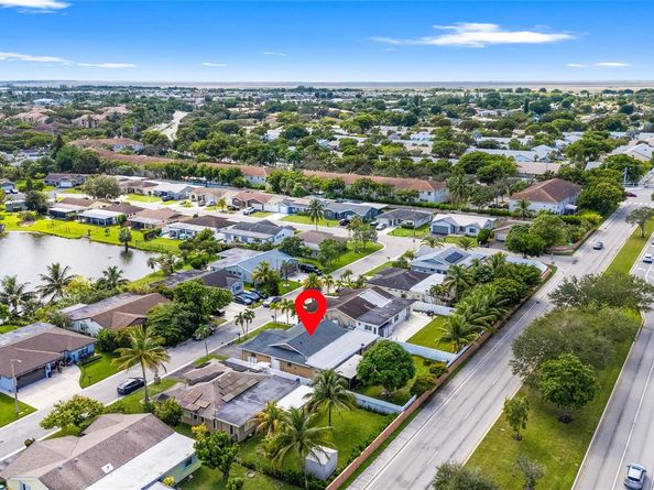 9701 NW 83rd St, Tamarac FL 33321