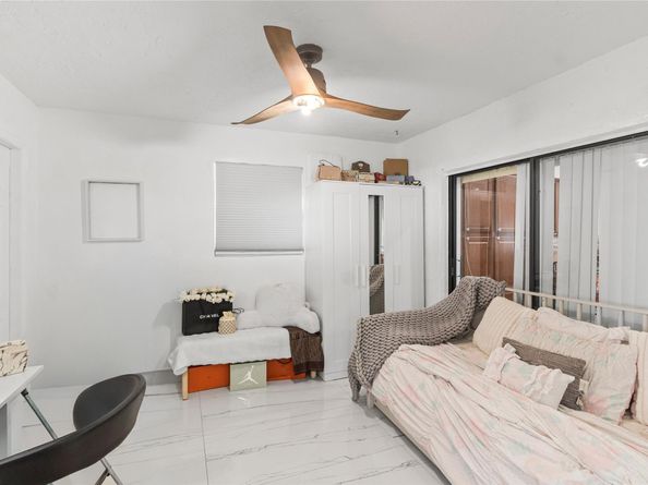 9701 NW 83rd St, Tamarac FL 33321