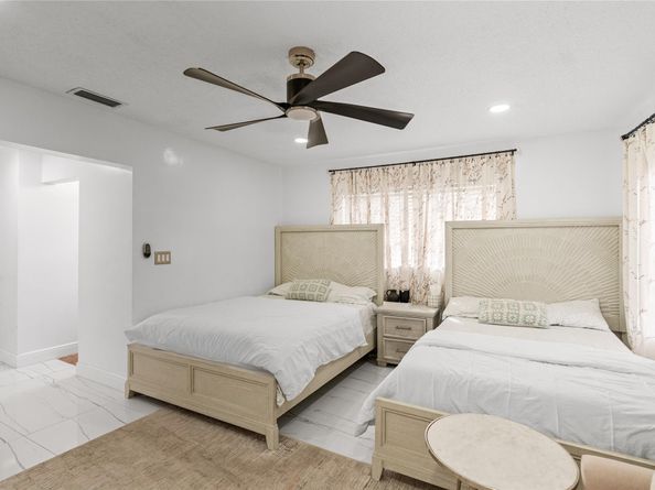 9701 NW 83rd St, Tamarac FL 33321