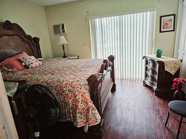 102 Easthampton E E, West Palm Beach FL 33417