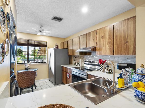 160 SE 7th Street 408, Deerfield Beach FL 33441