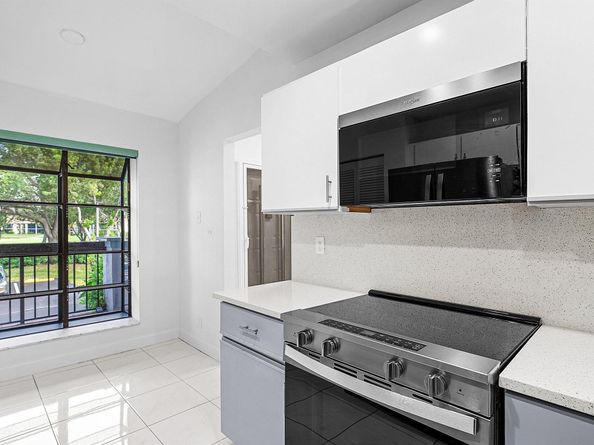 5054 Golfview Court 1525, Delray Beach FL 33484