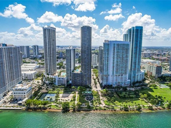 488 NE 18th St 3503, Miami FL 33132