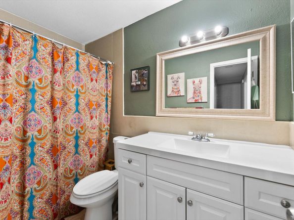 547 N Pine Island Rd 25, Plantation FL 33324