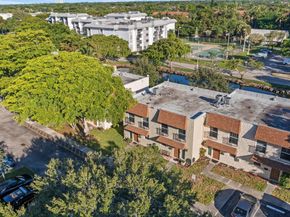 547 N Pine Island Rd 25, Plantation FL 33324