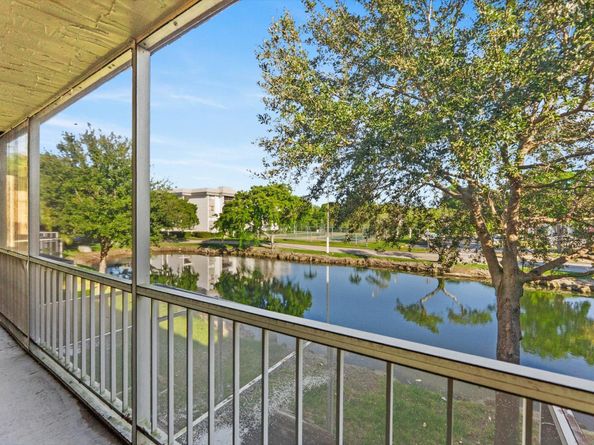 547 N Pine Island Rd 25, Plantation FL 33324