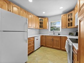 547 N Pine Island Rd 25, Plantation FL 33324