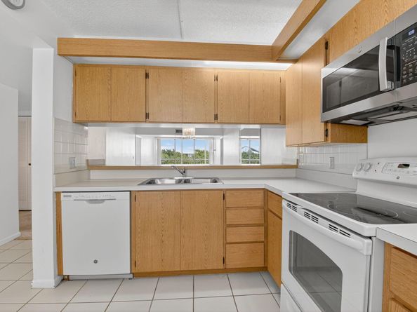 6193 Balboa Circle 403, Boca Raton FL 33433