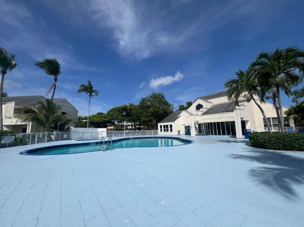 3405 NW 44th St 205, Lauderdale Lakes FL 33309