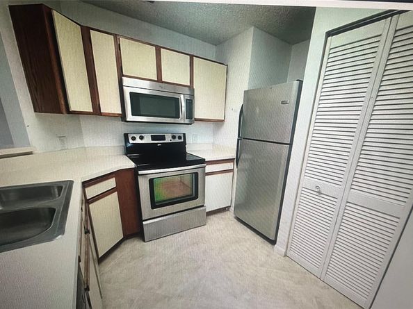 3405 NW 44th St 205, Lauderdale Lakes FL 33309