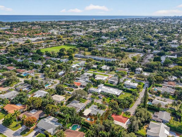 215 N Seacrest Circle, Delray Beach FL 33444